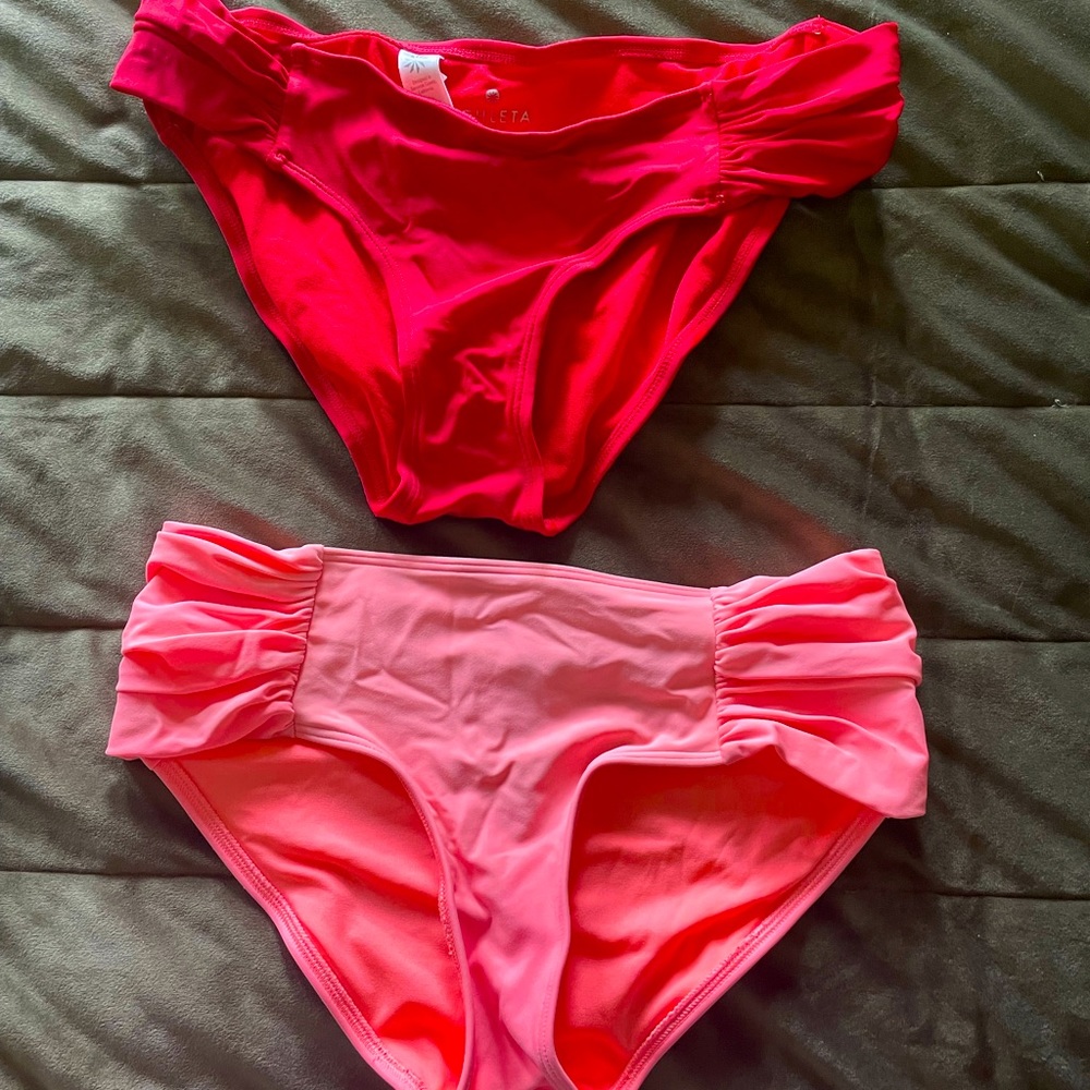 2 bikini bottoms